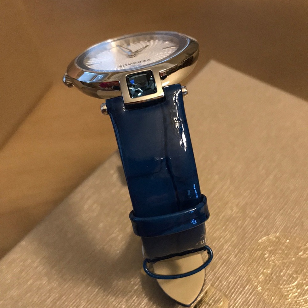 Versace Womens Watch - Picture 12 of 16
